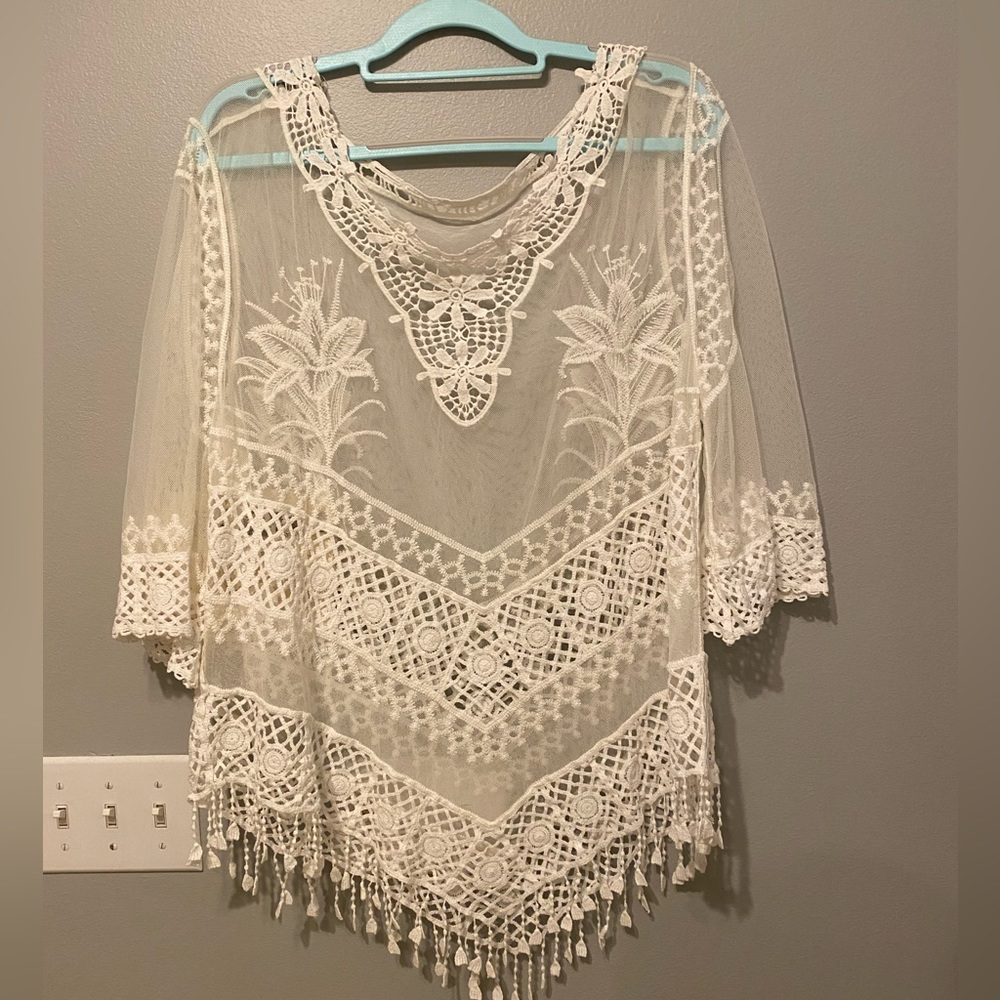 White lace pullover size Med. Beach cover up. Beautiful lace!